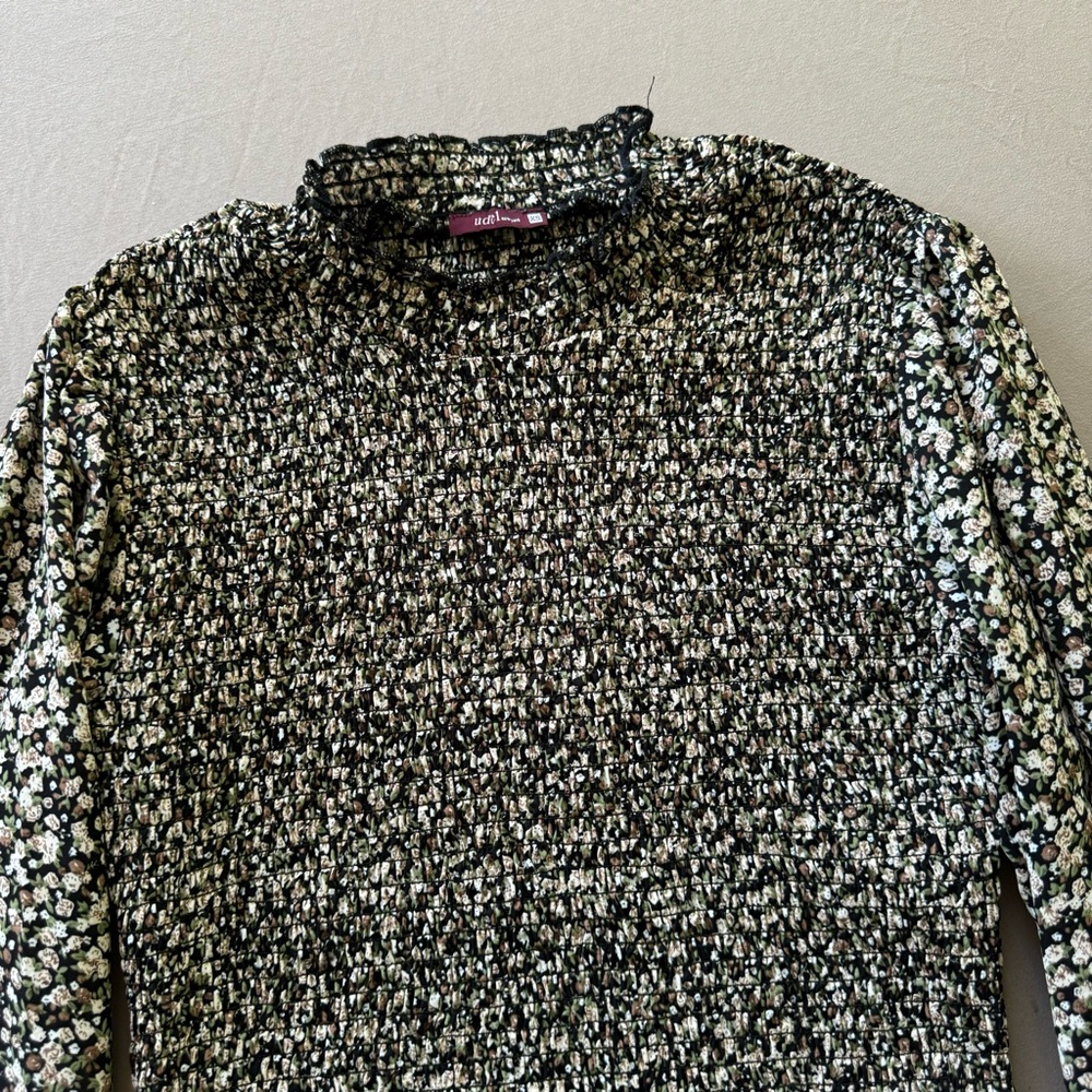 Black and White Women's Blouse - Picture 4 of 7